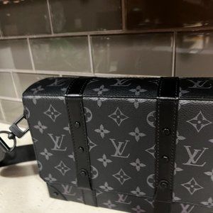 Shop Louis Vuitton MONOGRAM Louis Vuitton TRUNK MESSENGER BAG by Bellaris